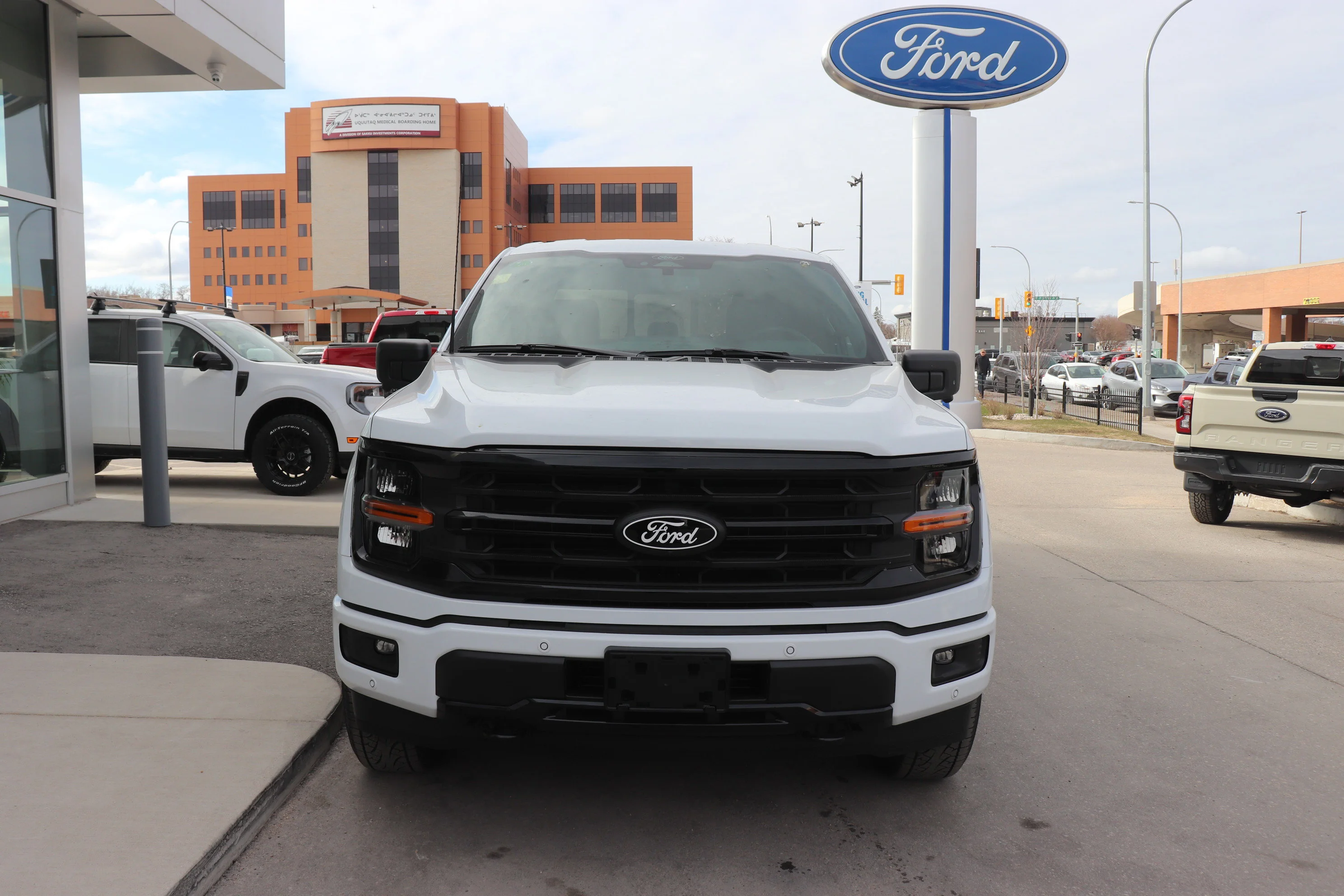 New 2026 OXFORD WHITE Ford XLT image 2