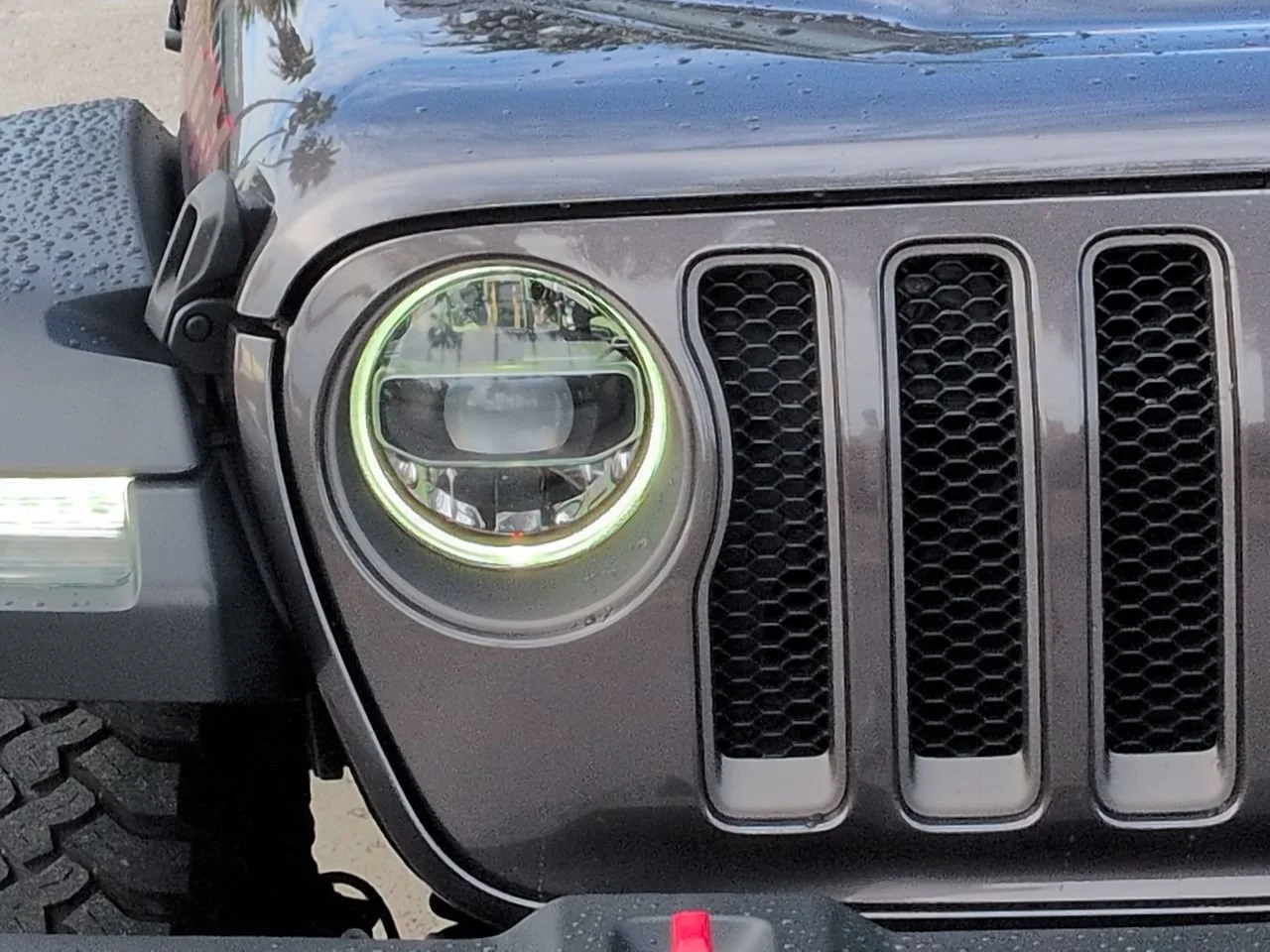 Used 2019 Crystal Metallic Jeep Rubicon image 9