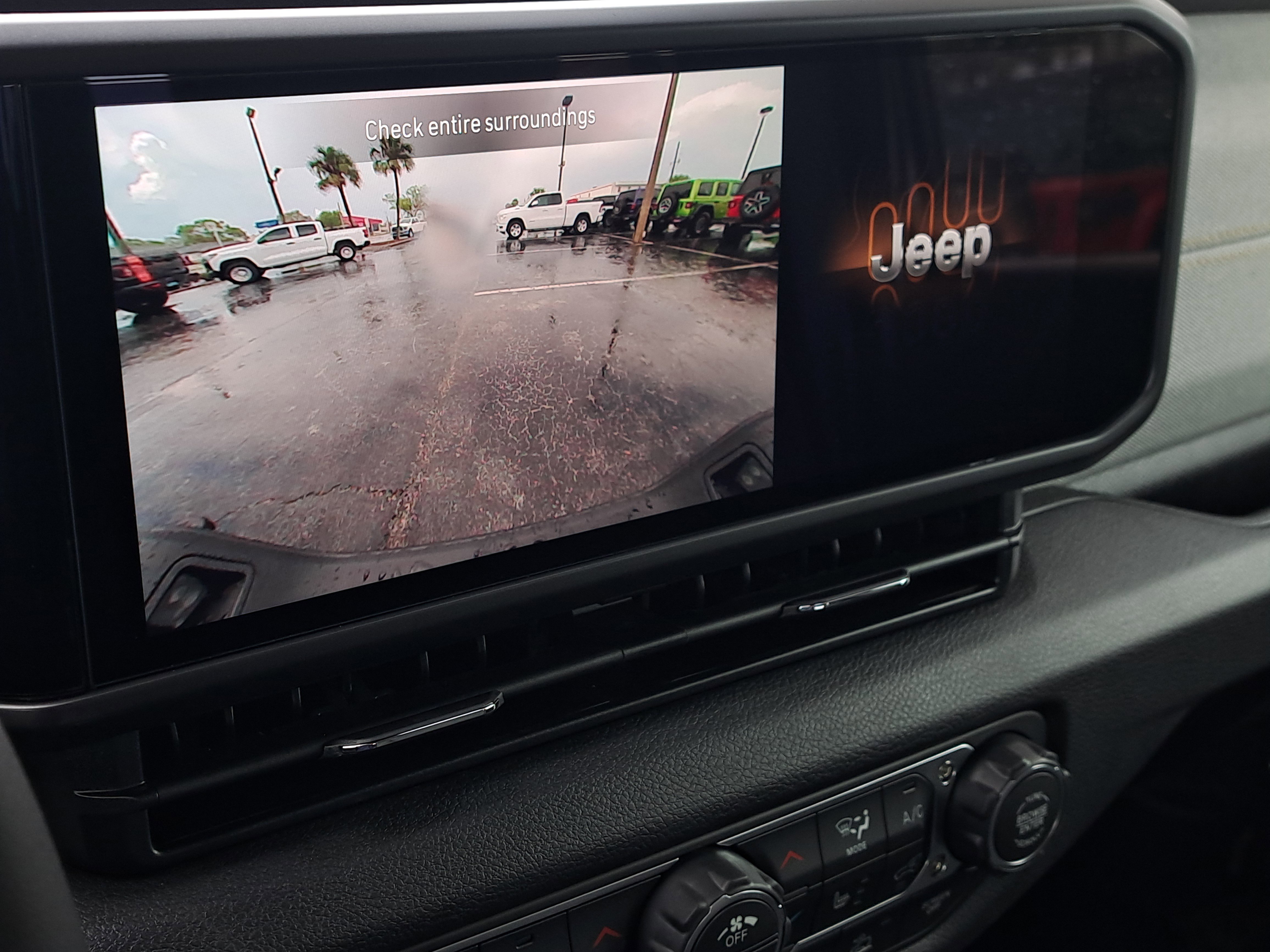New 2026 Granite Crystal Metallic Clearcoat Jeep Sport S image 17