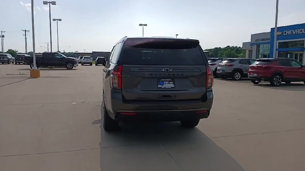 2021 Chevrolet Suburban Z71 - Photo 7