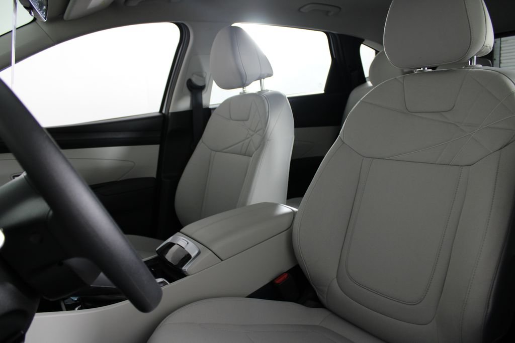 Certified Used 2026 White Hyundai SE image 19