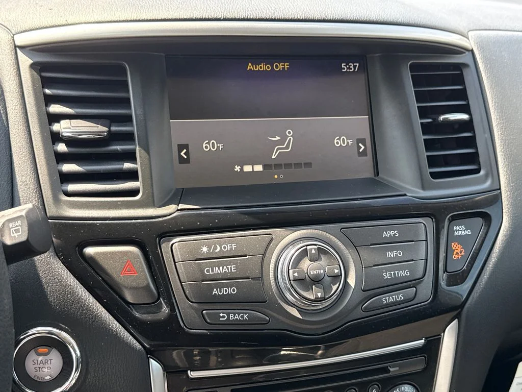 Used 2020 Glacier White Nissan S image 23