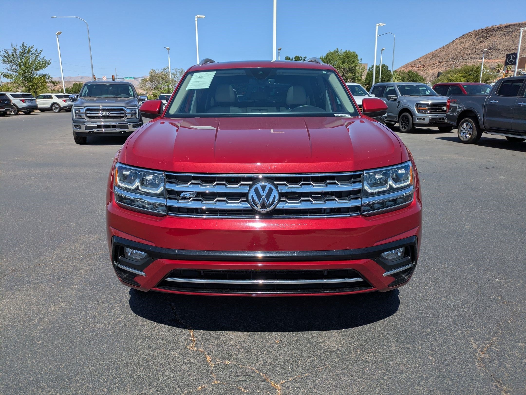 Used 2019 Fortana Red Metallic Volkswagen 3.6L V6 SE w/Technology R-Line image 8