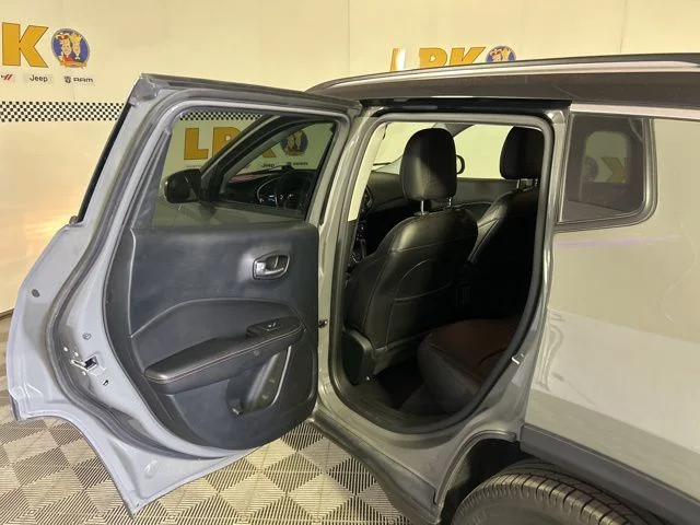 Used 2021 Sting-Gray Clearcoat Jeep Limited image 31
