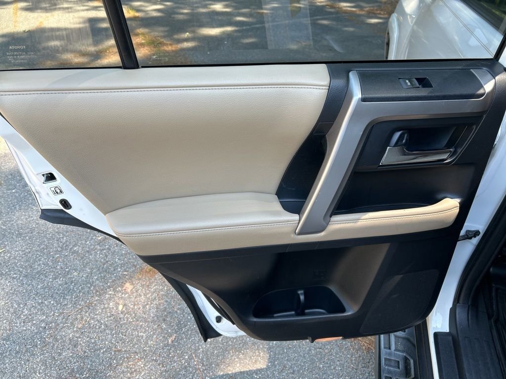 Used 2018 White Toyota SR5 Premium image 25