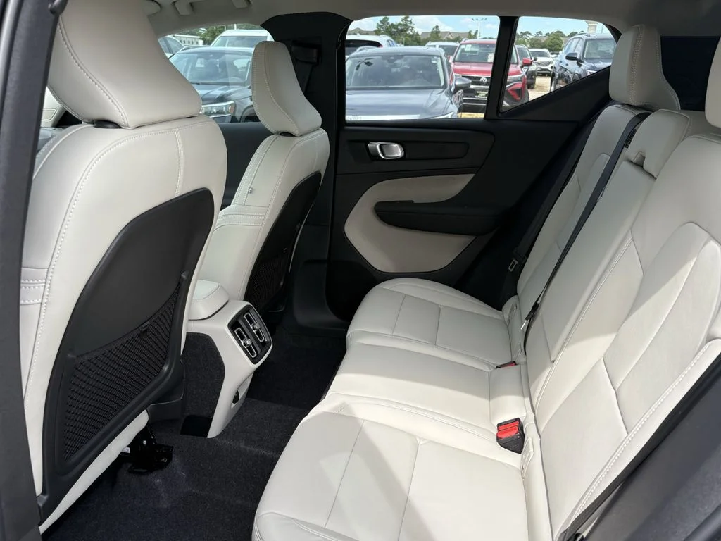 New 2026 Vapour Grey Volvo Plus image 25