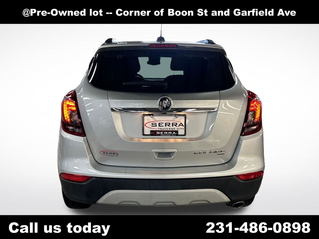 Used 2022 Silver Buick Preferred image 4