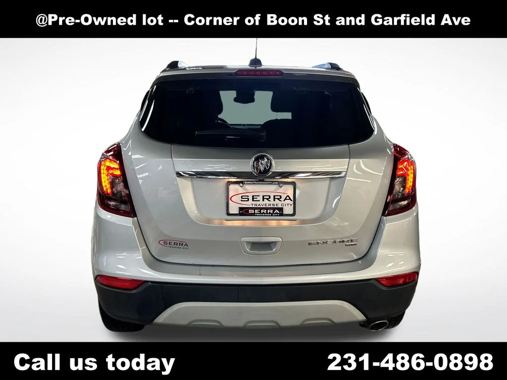 Used 2022 Silver Buick Preferred image 4