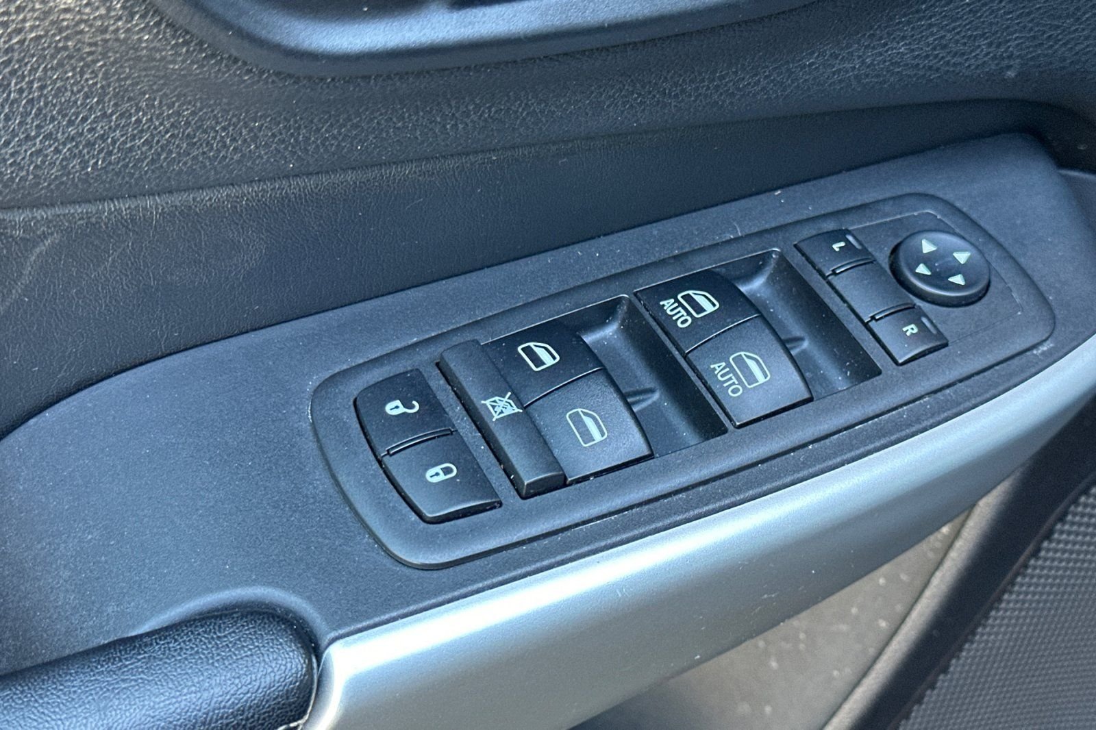 2018 Jeep Cherokee Latitude Plus - Photo 28