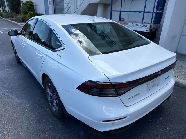 Certified Used 2024 Platinum White Pearl Honda EX-L image 4