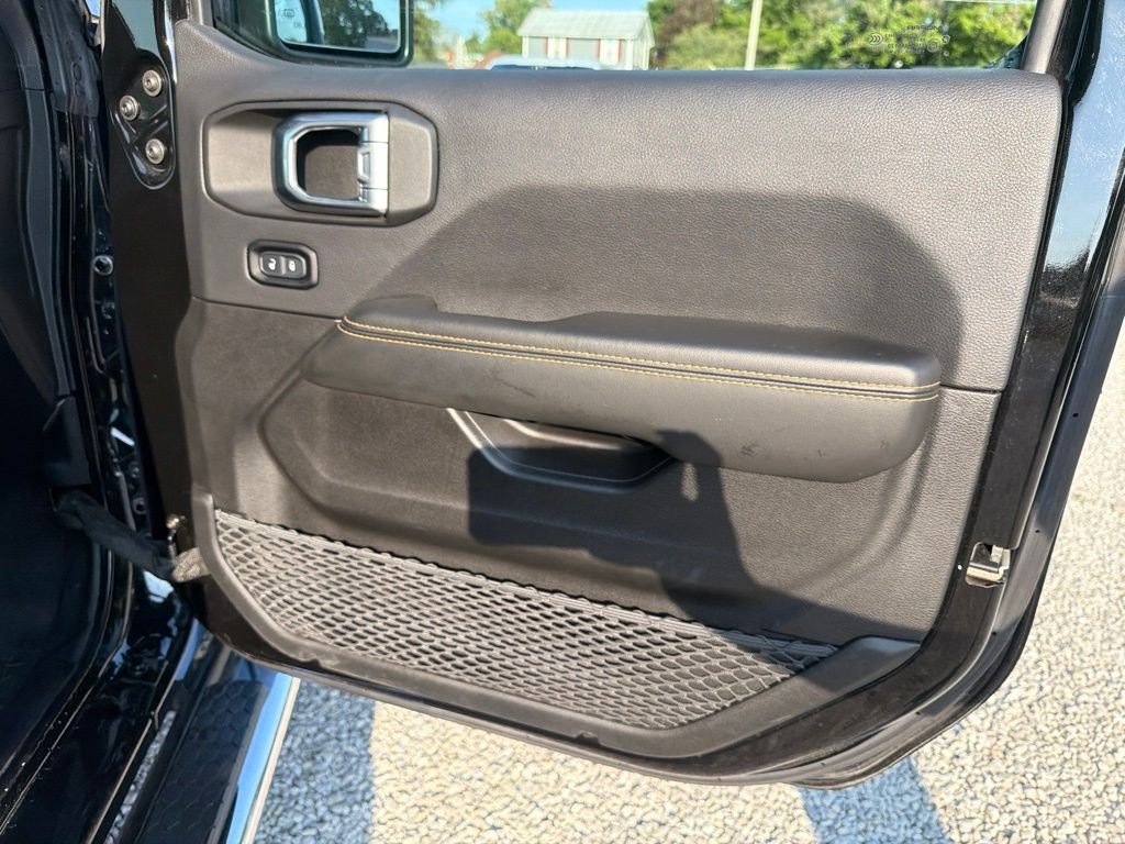 Used 2024 Black Jeep Sahara image 31