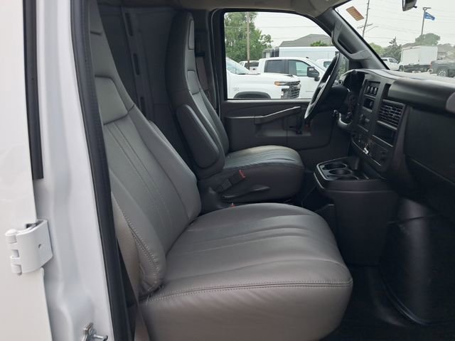 2025 Chevrolet Express Cargo Work Van - Photo 10