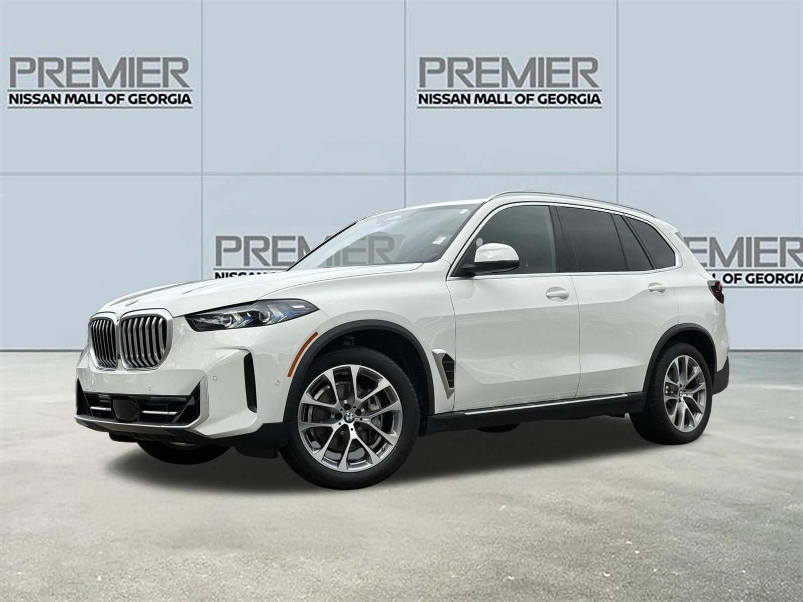 Used 2026 White BMW xDrive40i image 1