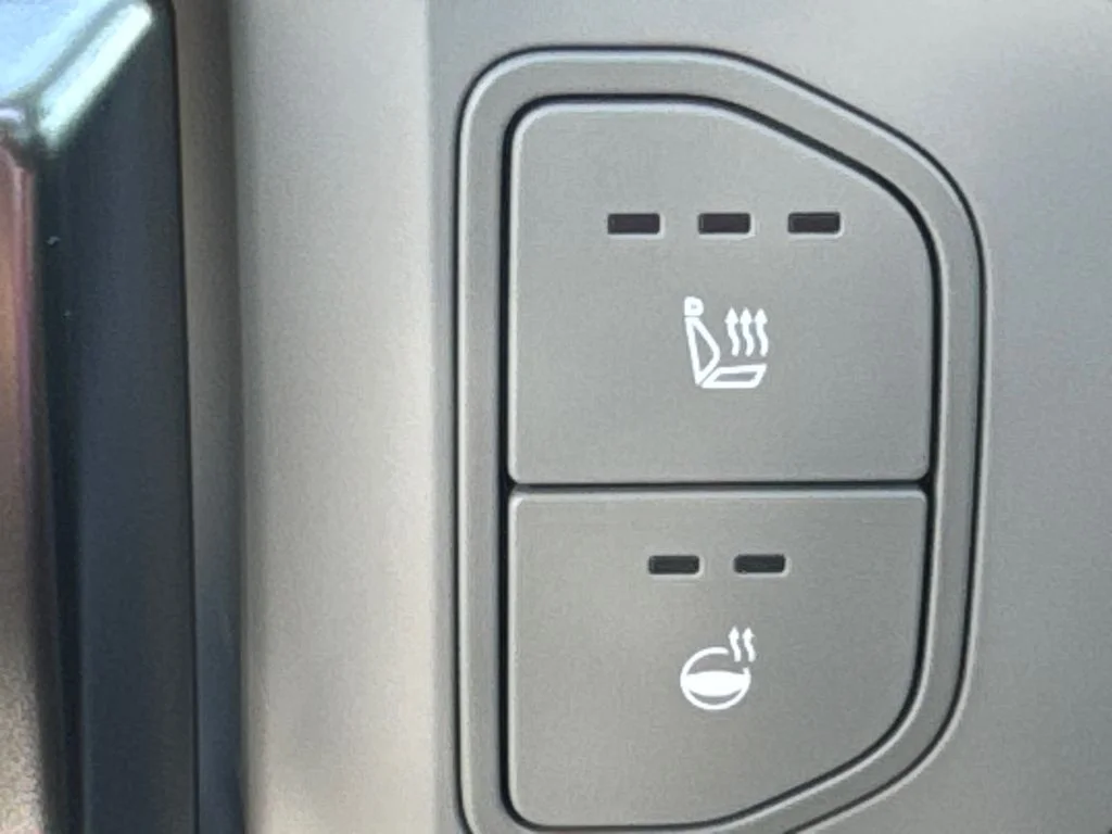 New 2027 Ivory Silver Kia EX image 29
