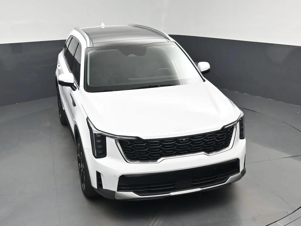 Certified Used 2025 White Kia SX image 26