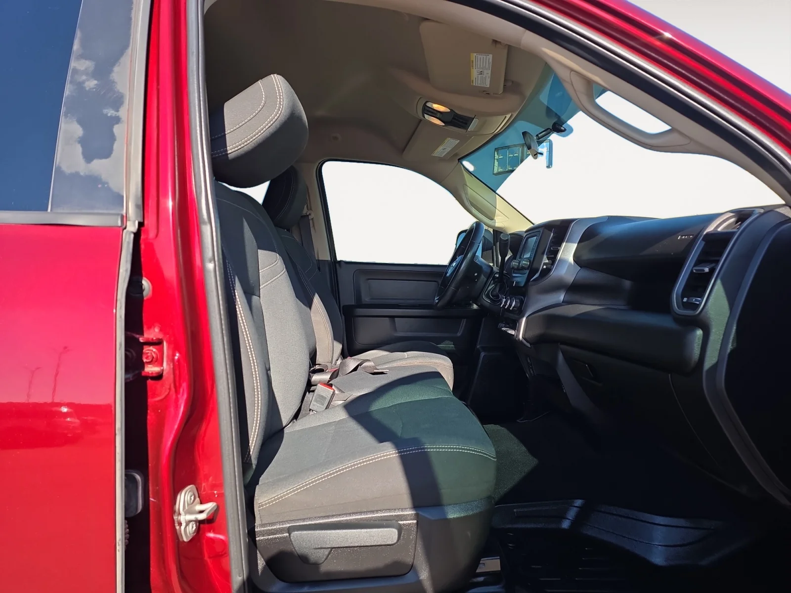 Used 2019 Delmonico Red Pearlcoat Ram Tradesman image 10