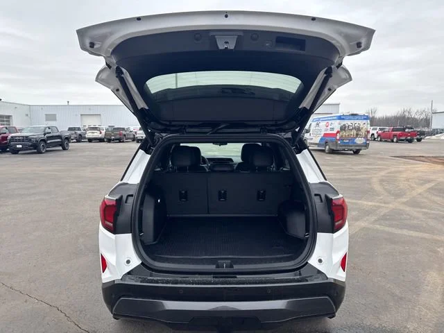 New 2026 Summit White GMC AT4 image 25