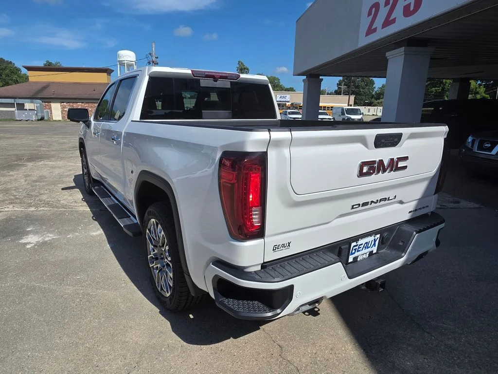 Used 2024 White GMC Denali image 5
