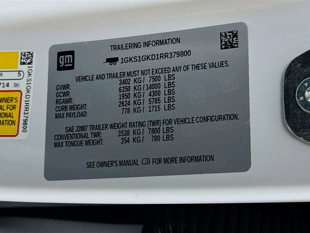 Used 2024 White GMC SLT image 41