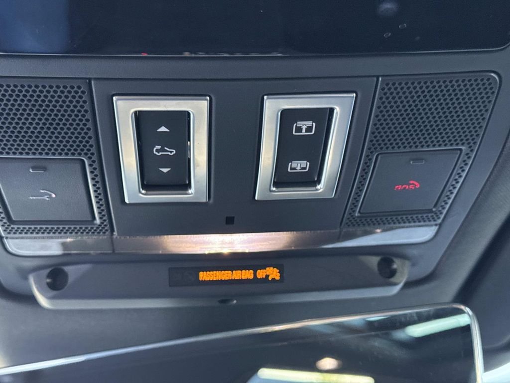 2023 Land Rover Defender X - Photo 18