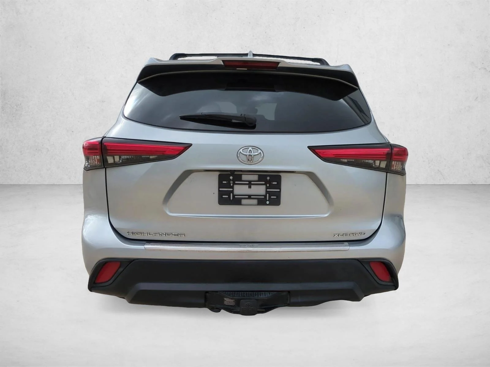 Used 2020 Celestial Silver Metallic Toyota XLE image 4