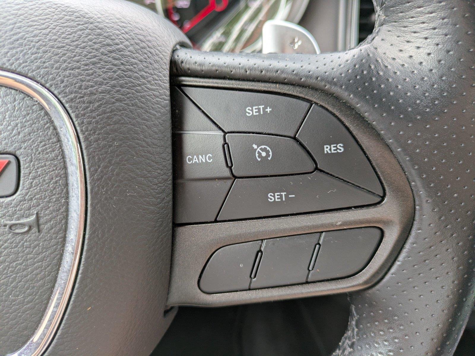 Used 2022 Pitch Black Clearcoat Dodge SXT image 25
