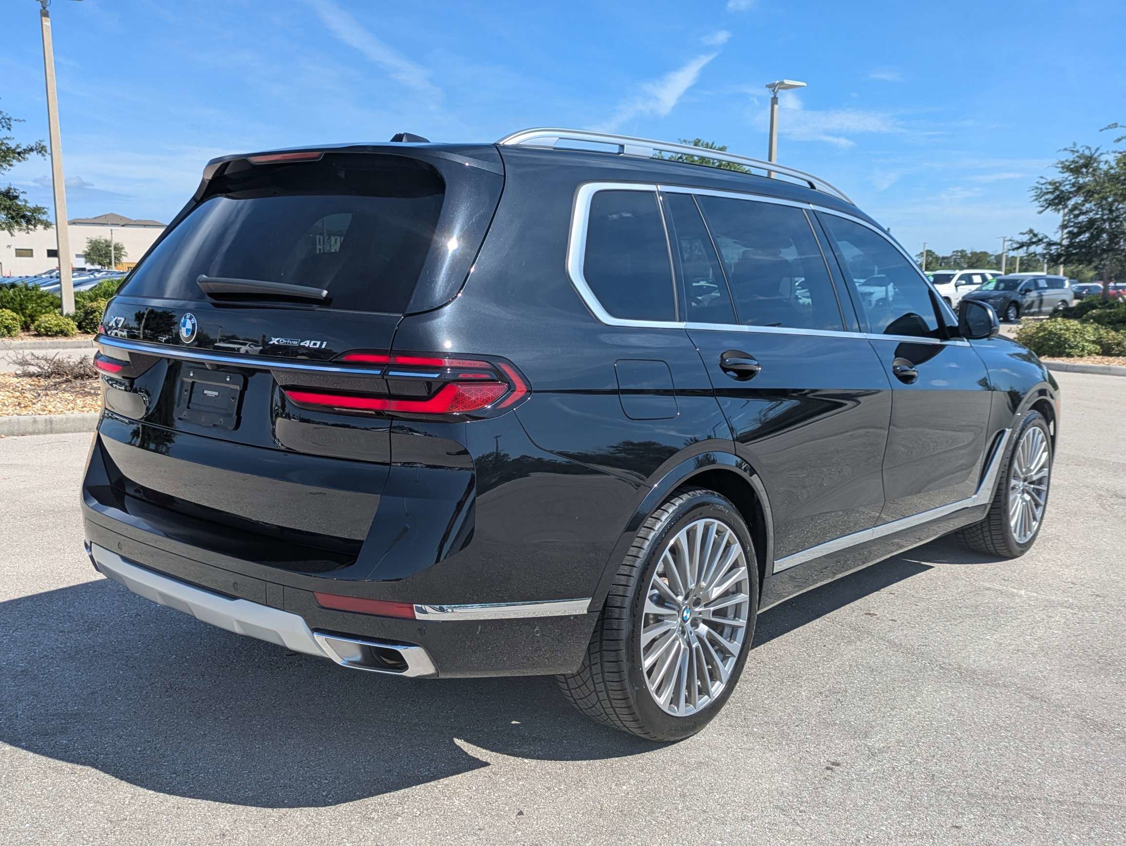 Used 2023 Black Sapphire Metallic BMW xDrive40i image 5