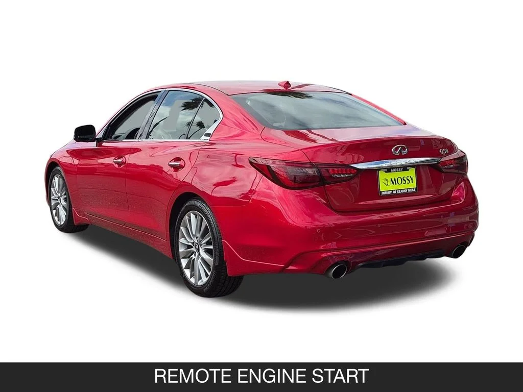 Used 2023 Red INFINITI LUXE image 7
