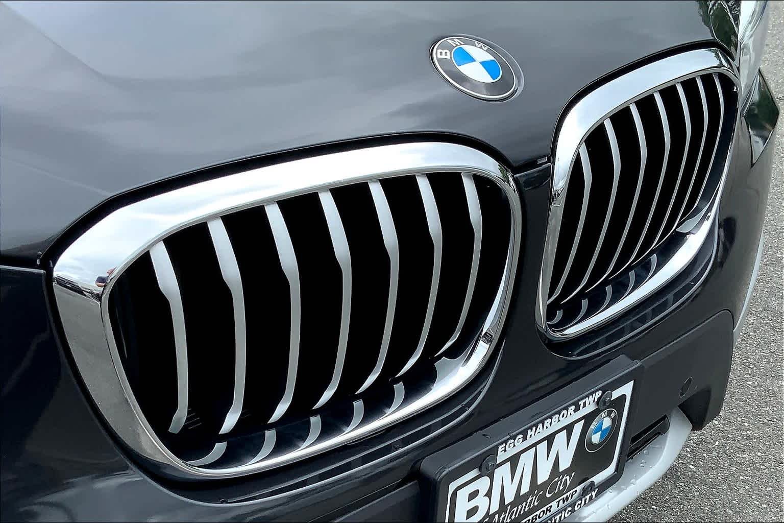 Used 2019 Dark Graphite Metallic BMW xDrive30i image 31