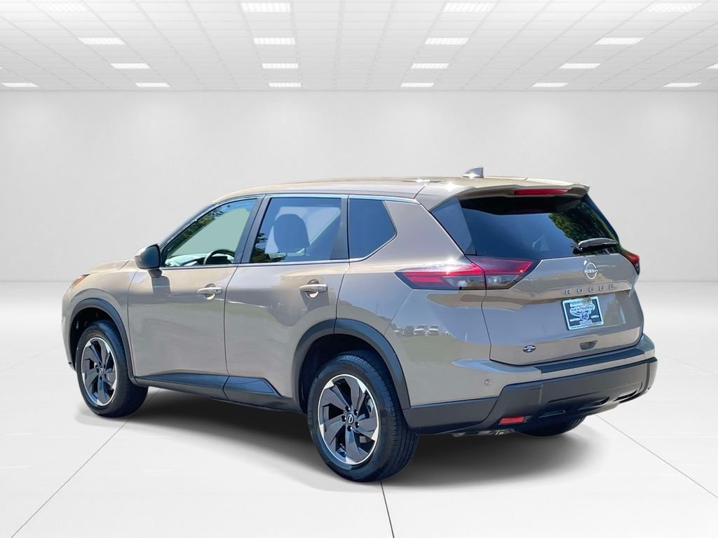 Used 2025  Nissan SV image 4