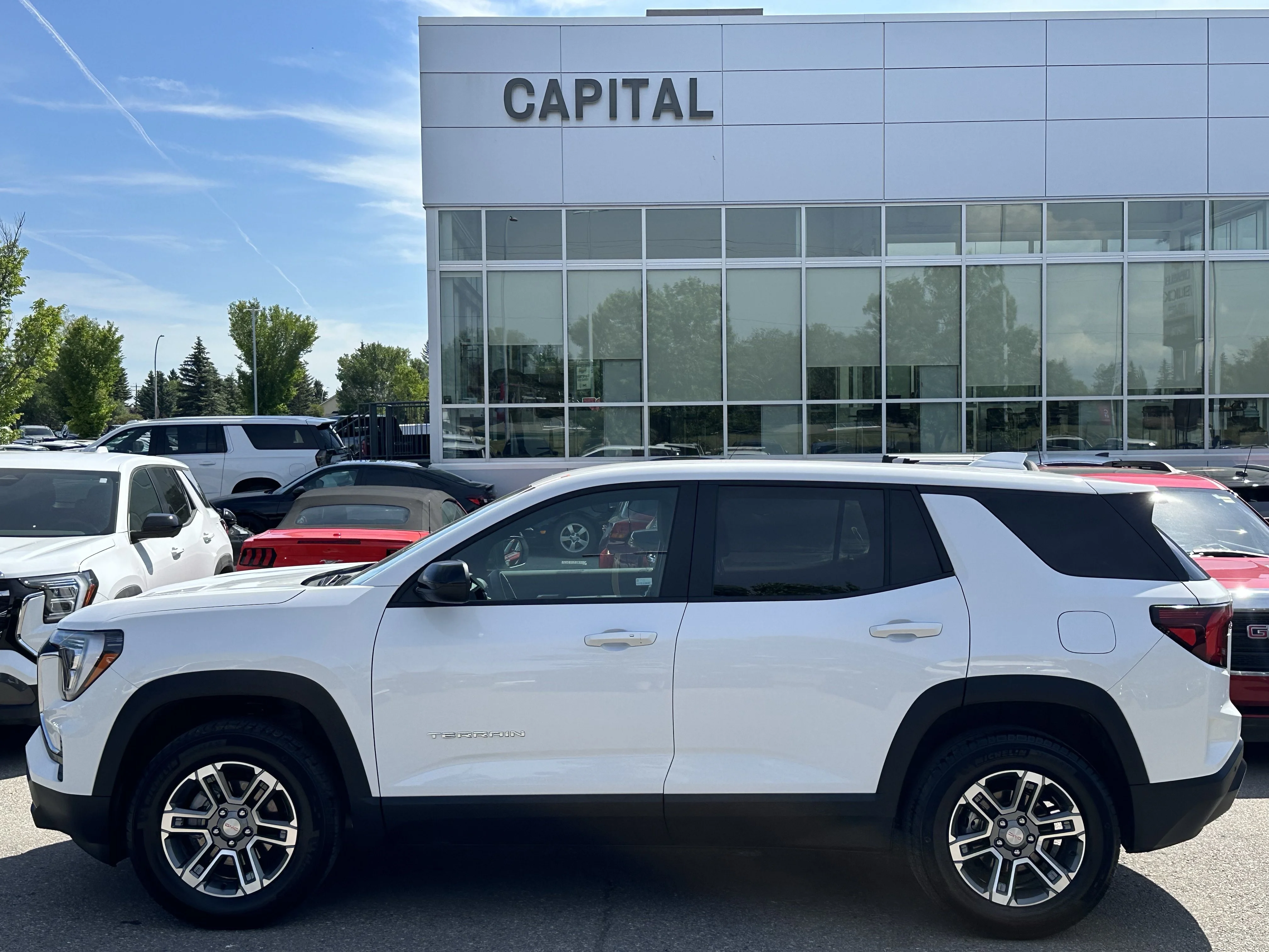 Certified Used 2026  GMC AWD Elevation image 3