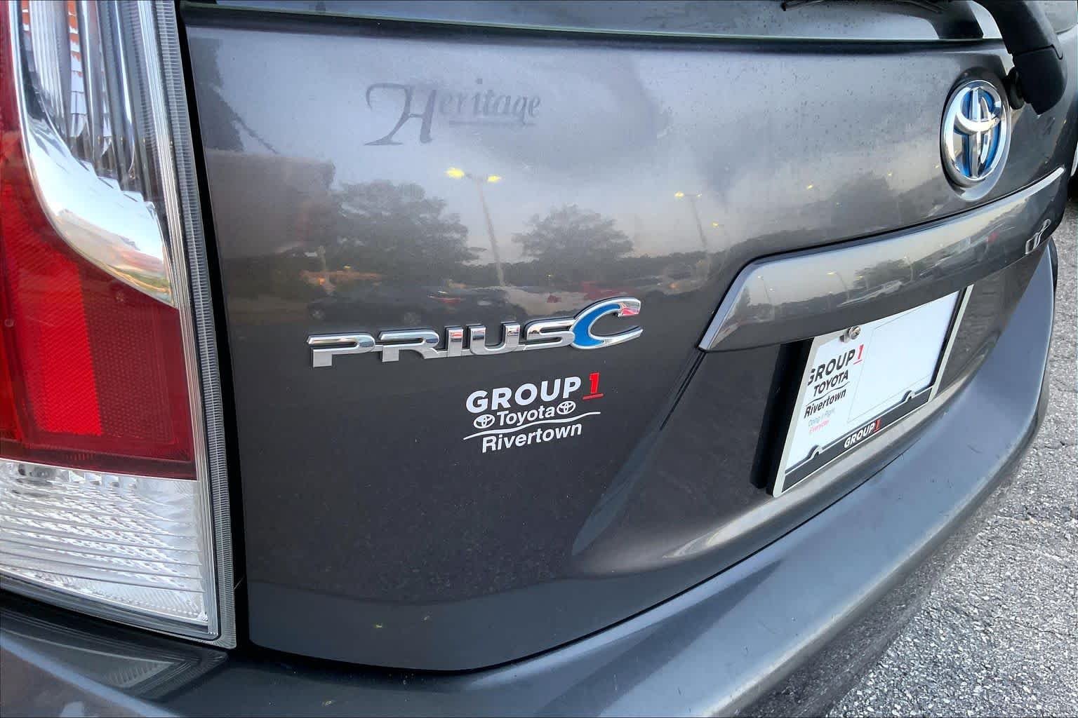 Used 2015 Magnetic Gray Metallic Toyota Three image 27