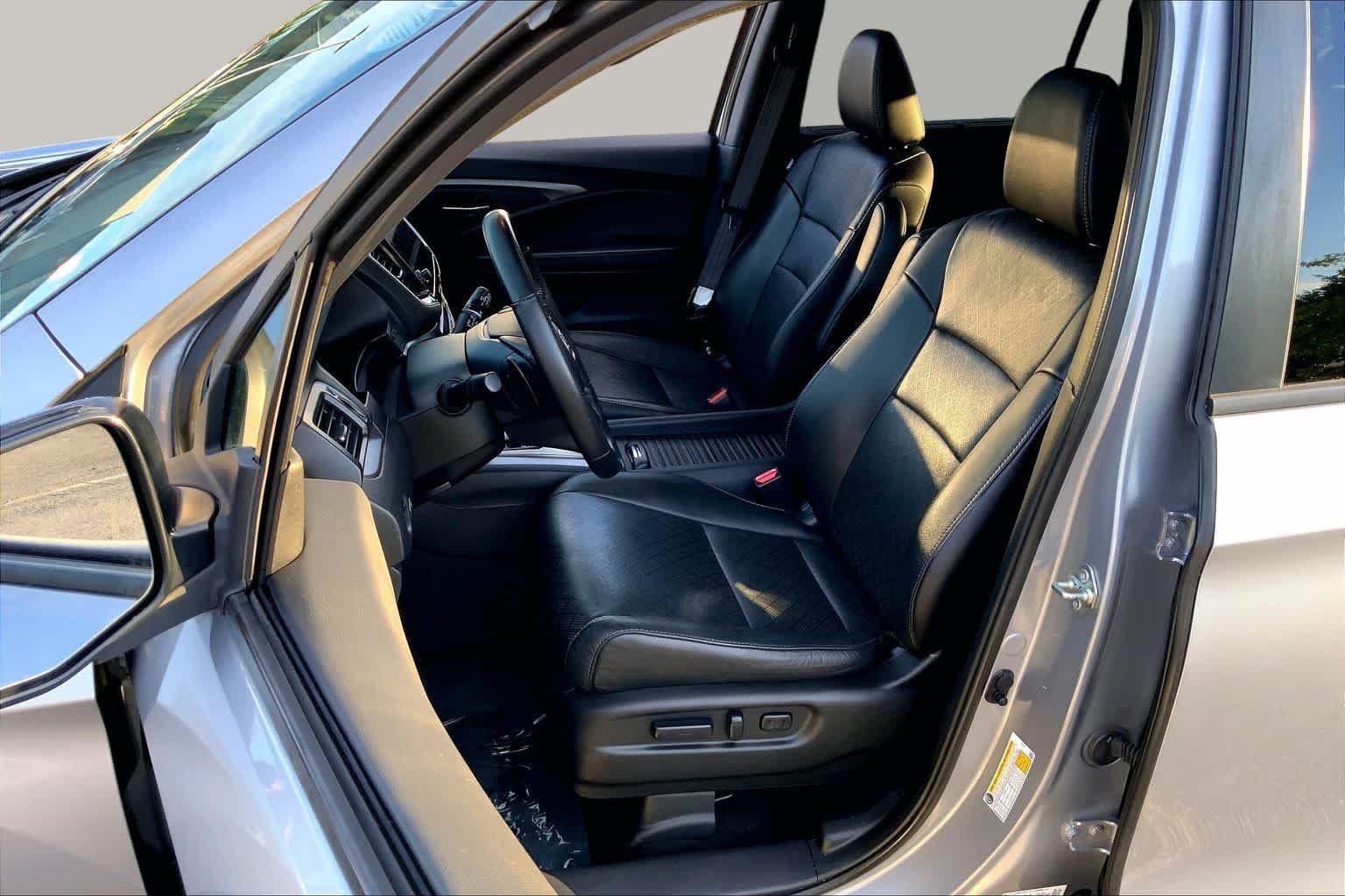 Used 2019 Lunar Silver Metallic Honda EX-L image 8