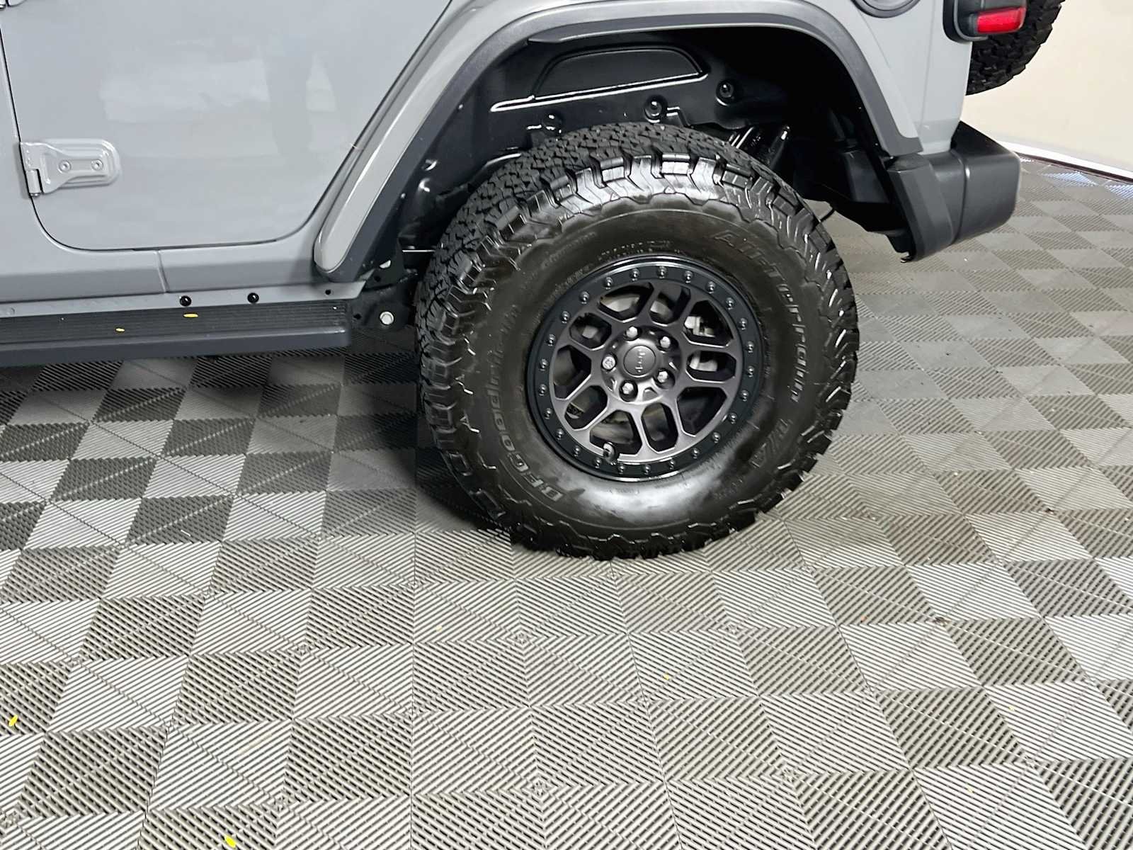 Used 2022 Sting-Gray Clearcoat Jeep Unlimited Rubicon image 31