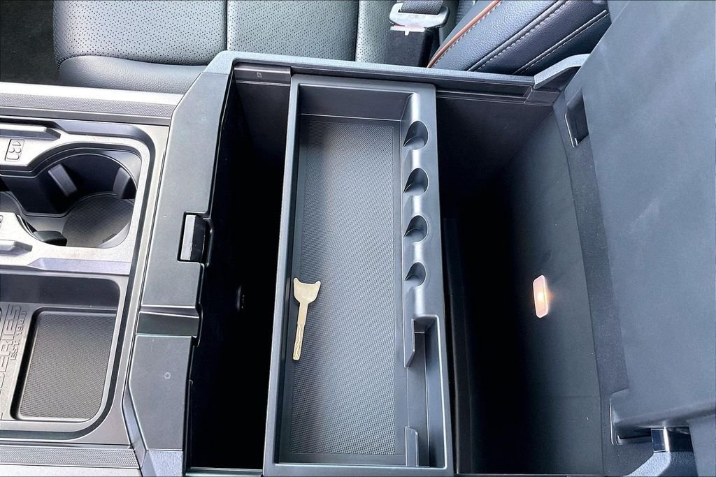 New 2026 Ford Super Duty F-250 Lariat 4D Crew Cab