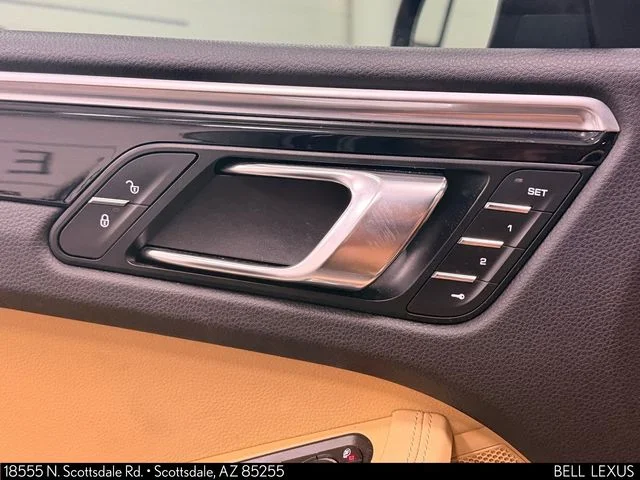 Used 2016  Porsche S image 17