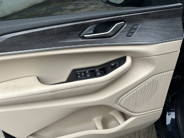 Used 2023 Black Jeep Limited image 18