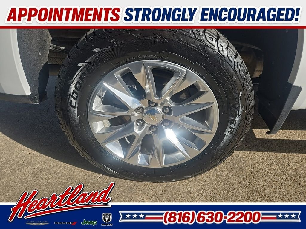 Used 2022 White Chevrolet LTZ image 33