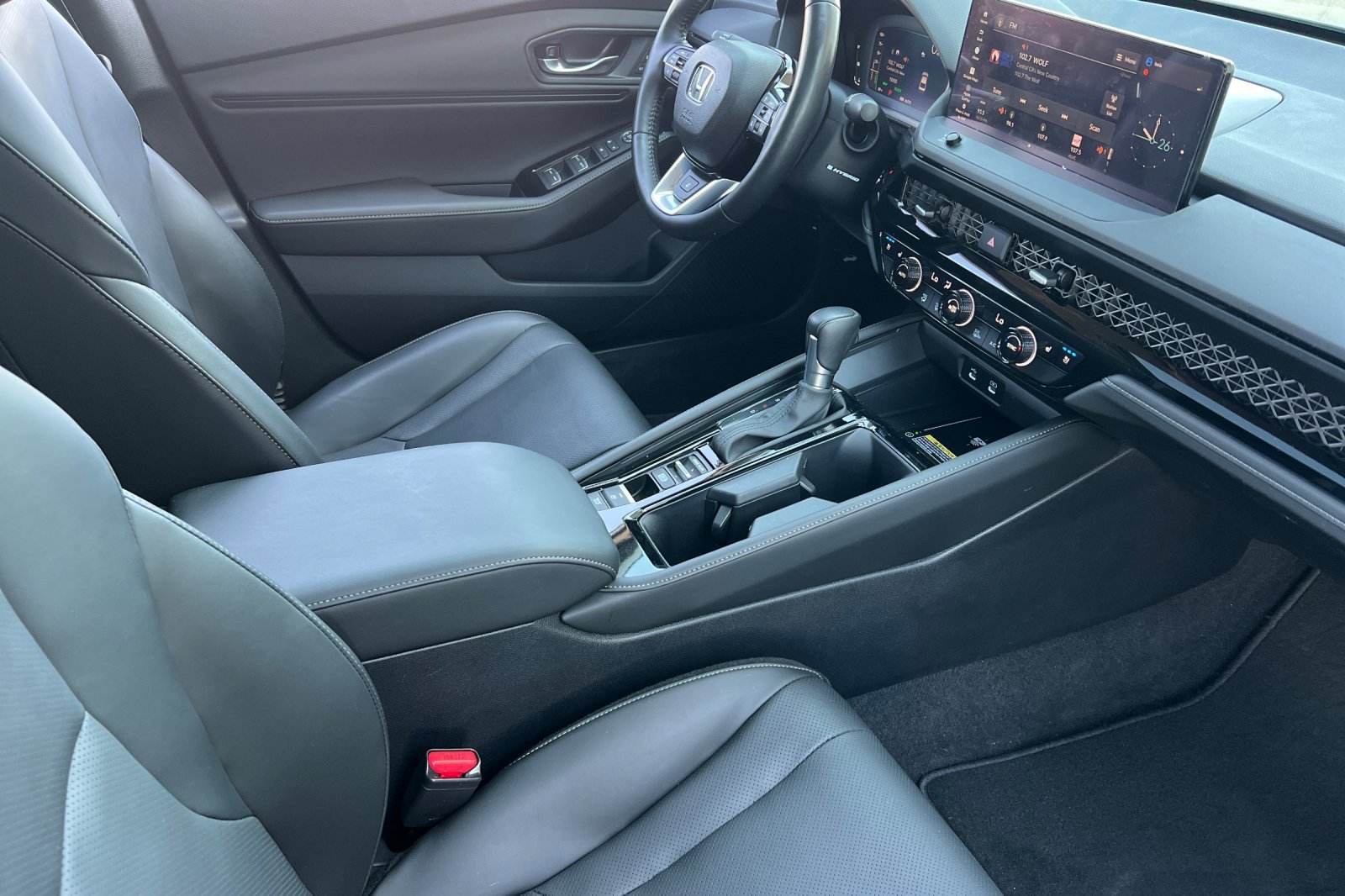 Used 2025 Urban Gray Pearl Honda Touring image 15