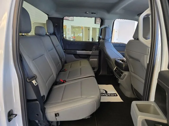 2025 Ford F-150 Lightning Flash - Photo 10