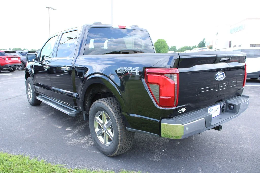Used 2024 Black Metallic Ford XLT image 10