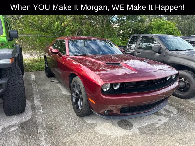 Used 2019 Red Dodge SXT image 5
