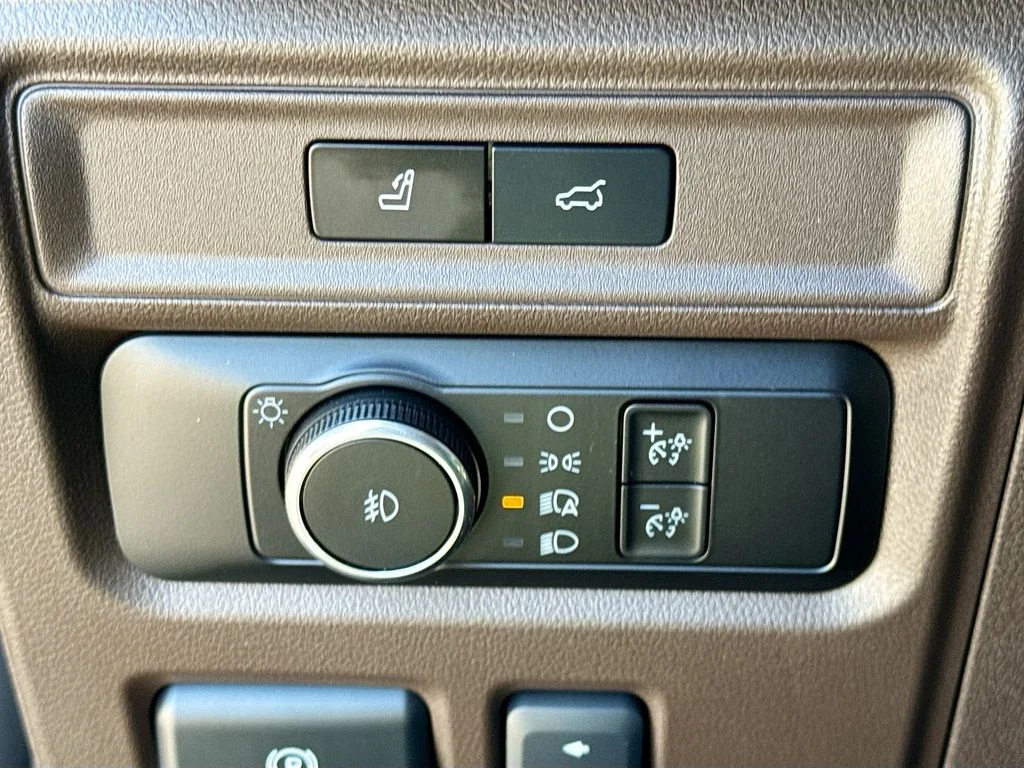 Used 2023 Black Ford King Ranch image 11