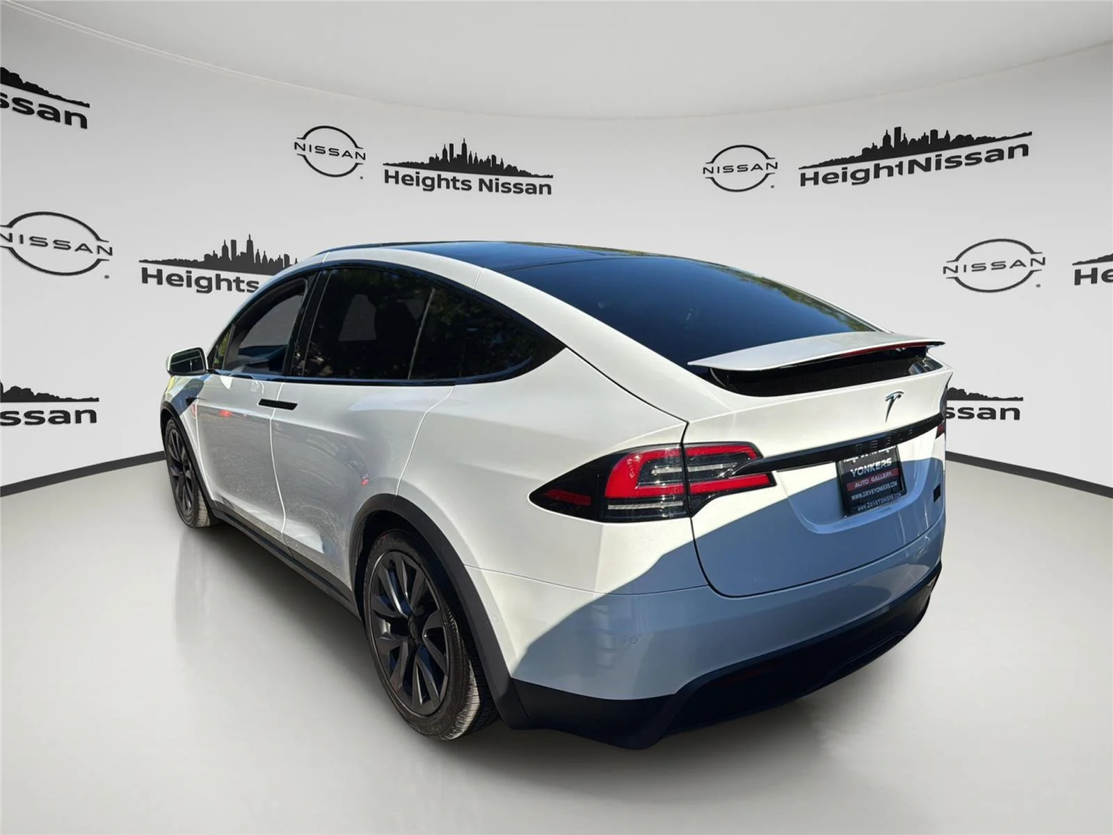 Used 2023 Tesla Model X Plaid with VIN 7SAXCBE61PF375683 for sale in Jackson Heights, NY