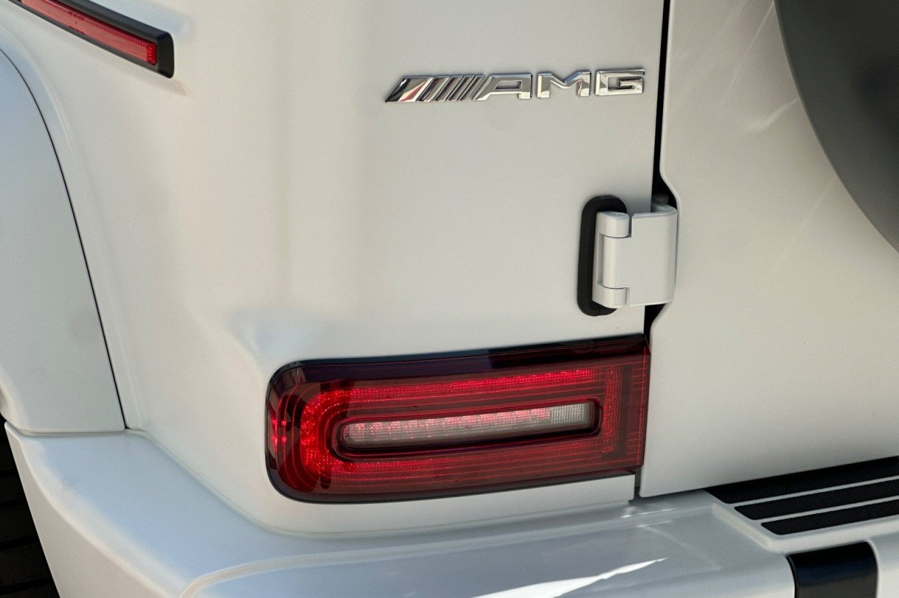 New 2026 MANUFAKTUR Moonlight White Magno Mercedes-Benz AMG® G 63 SUV image 27