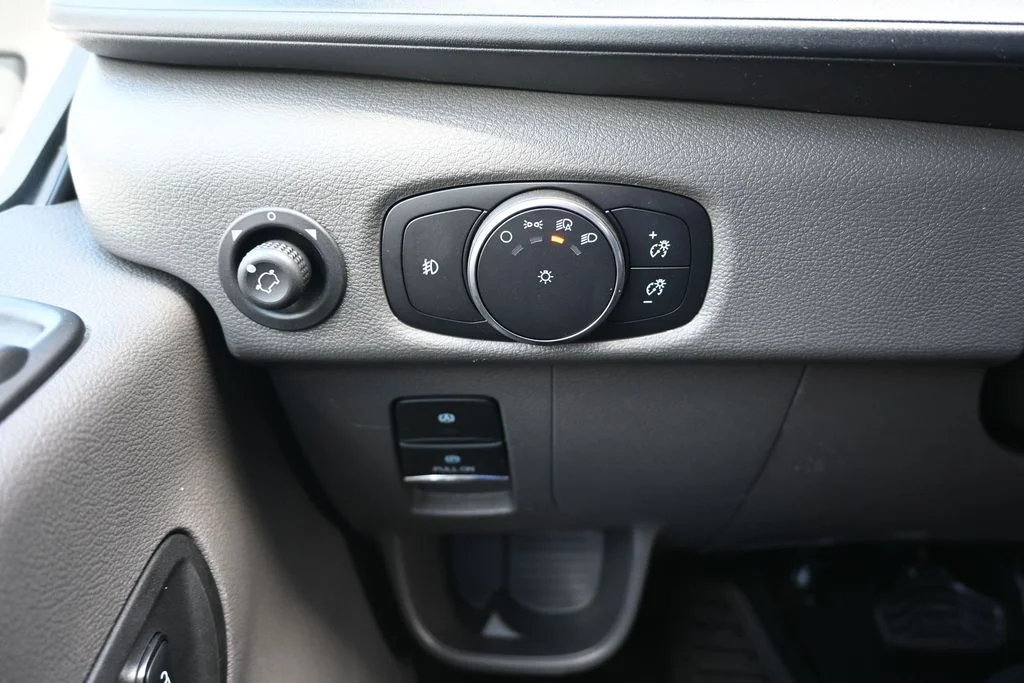 New 2026 Oxford White Ford Passenger Van XLT image 18