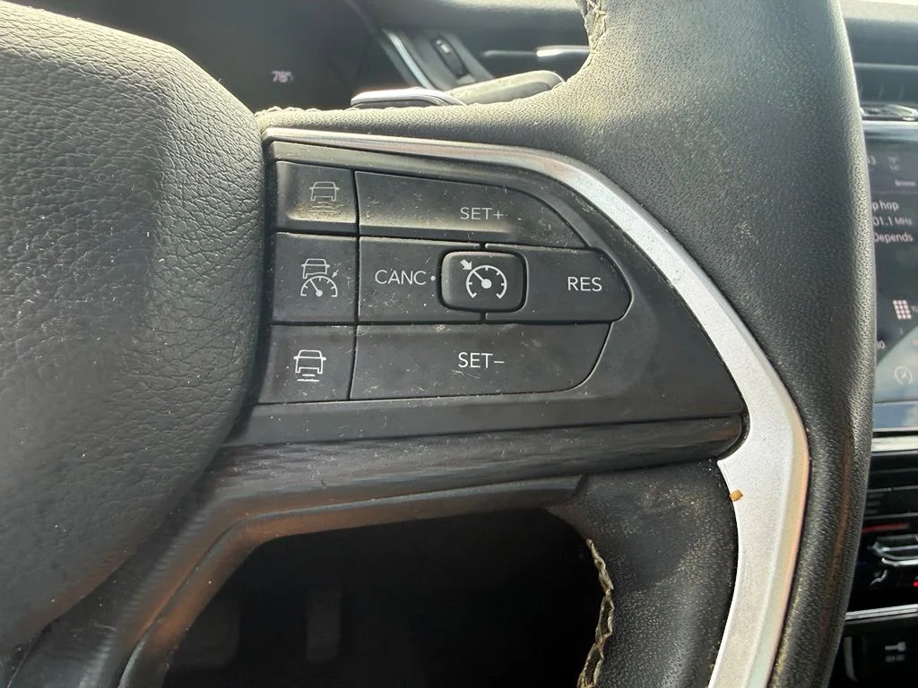 Used 2023 Gray Jeep Altitude X image 15