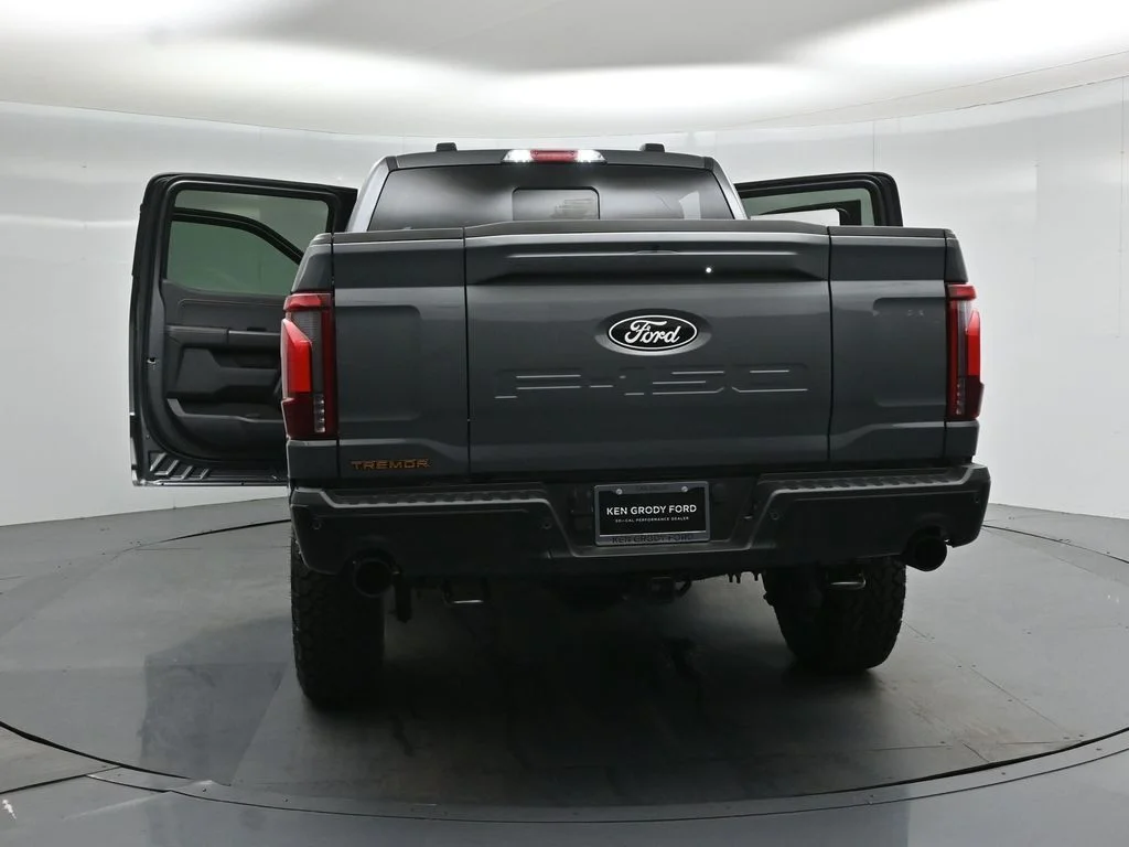 New 2026 Carbonized Gray Metallic Ford Tremor image 32