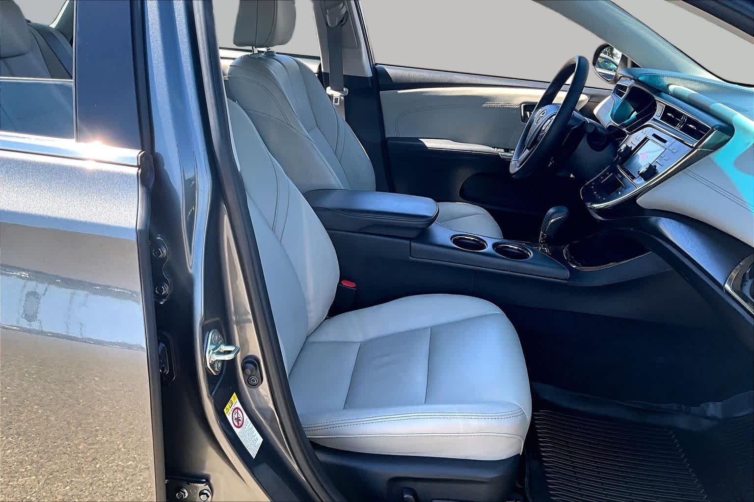Used 2017 Magnetic Gray Metallic Toyota XLE image 8