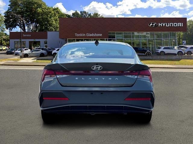 New 2026 Gray Hyundai SE image 6